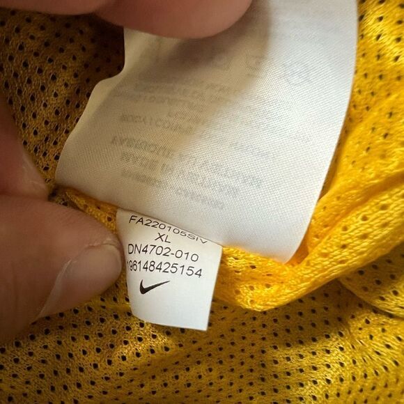 Nike Los Angeles Lakers Courtside Loose Fit Black Jacket - Picture 13 of 13